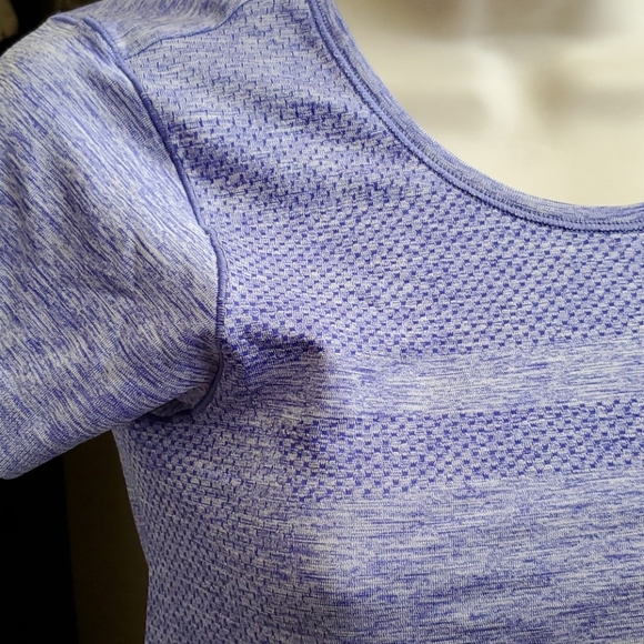 NWT womens Nike running  tee. Xs - Picture 2 of 7